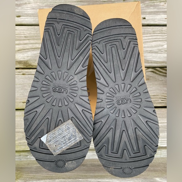 Used Uggs - Picture 5 of 9